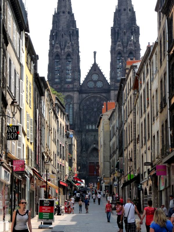  Clermont Ferrand- Rue des Gras